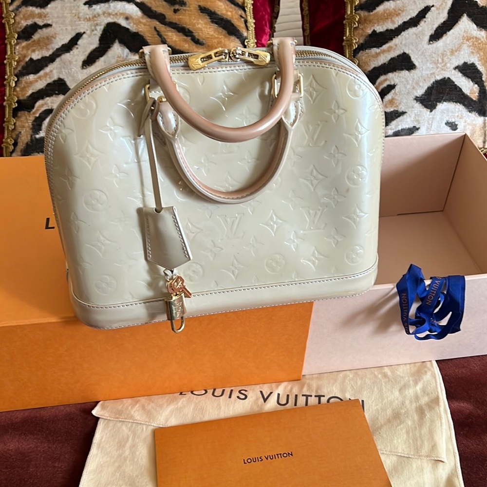 Authenticated Louis Vuitton Alma